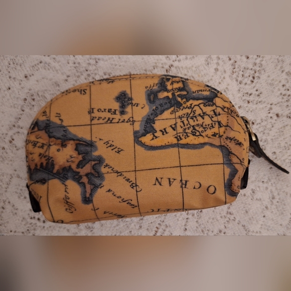 Patricia Nash Coin Purse World Map - Picture 2 of 6